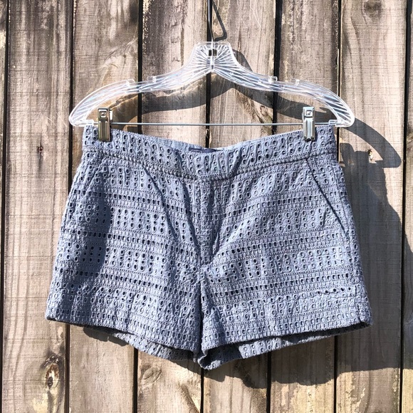 Gap eyelet shorts - Picture 2 of 6